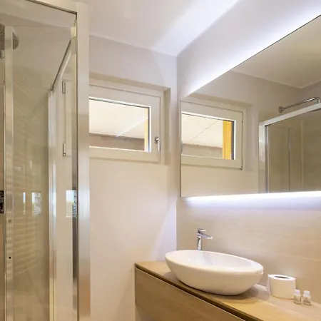Hermitage-2 By Interhome Daire Porto Valtravaglia